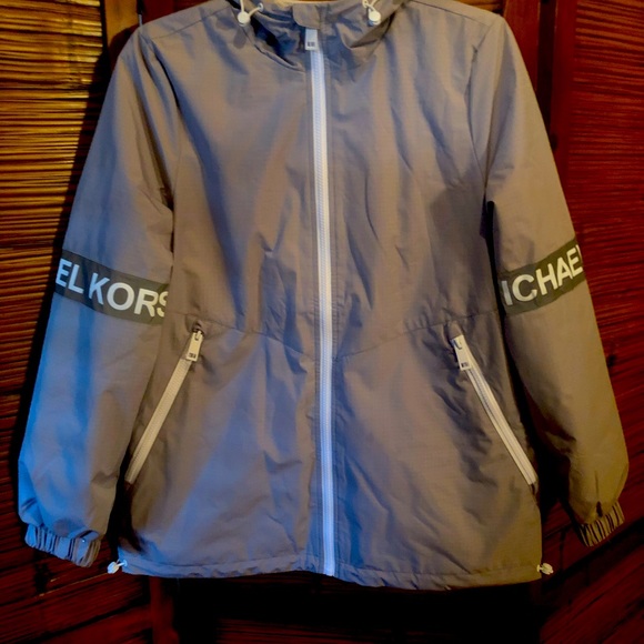 NWT Michael Kors Grey light Runner Sort Jacket. Unique and hard find. True Tags - Picture 9 of 14